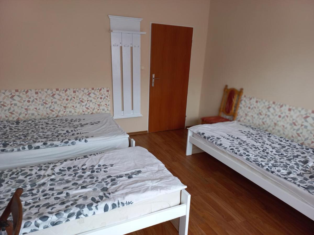 Pokoje Goscinne Bella Миелно Екстериор снимка